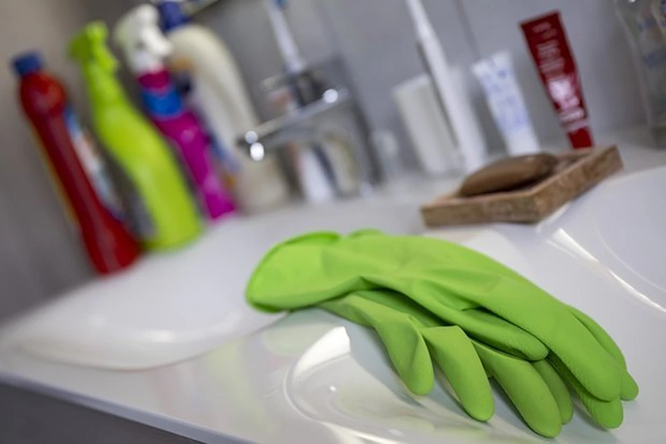 В Британии уволили уборщицу за тайную работу по 17 часов в день