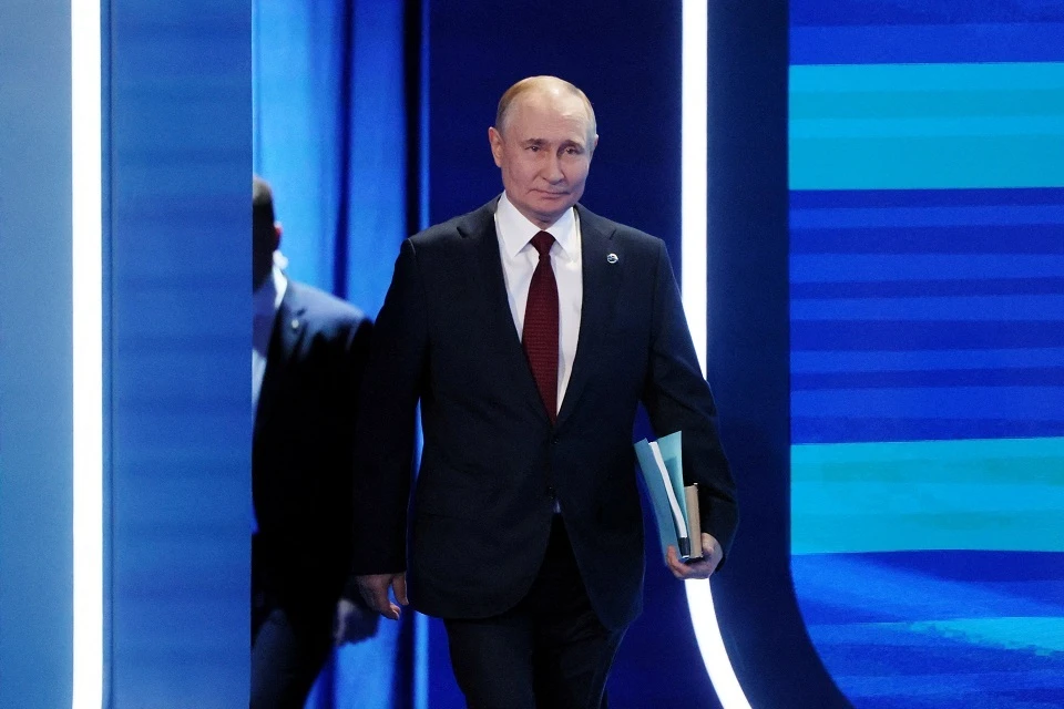 «Мы же свои, буржуинские»: Путин рассказал, как разочаровался в Западе