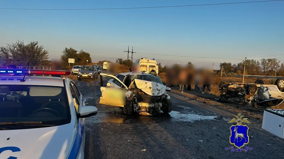 Сейчас полицейские проводят проверку по факту аварии.