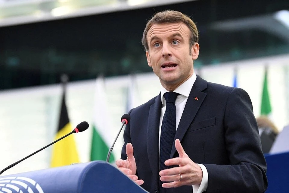 Макрон пригрозил России, если она не сядет за стол переговоров по Украине