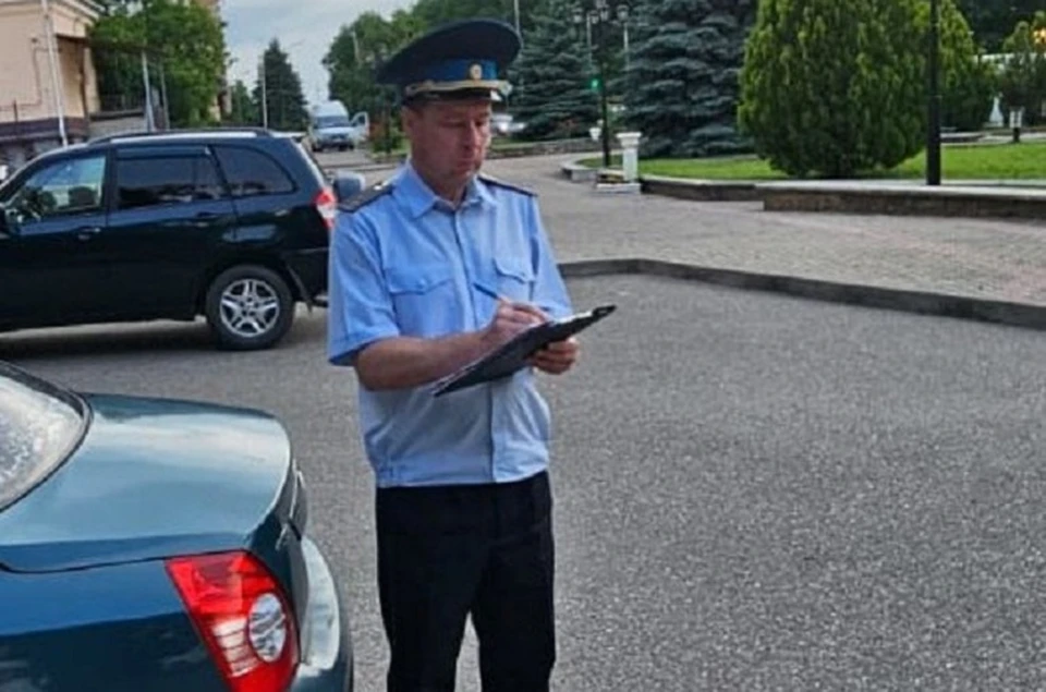 Сотрудники органа принудительного исполнения объявили авто в розыск. Фото: пресс-службы ГУ ФССП России по краю.