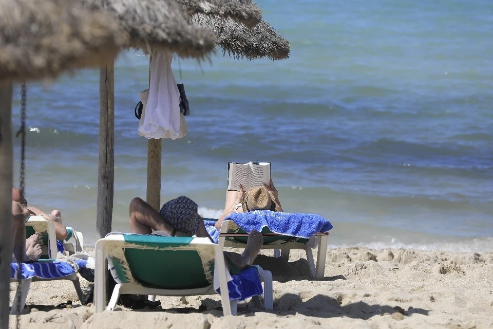 АТОР: россияне чаще всего на новогодние праздники бронируют туры в теплые страны