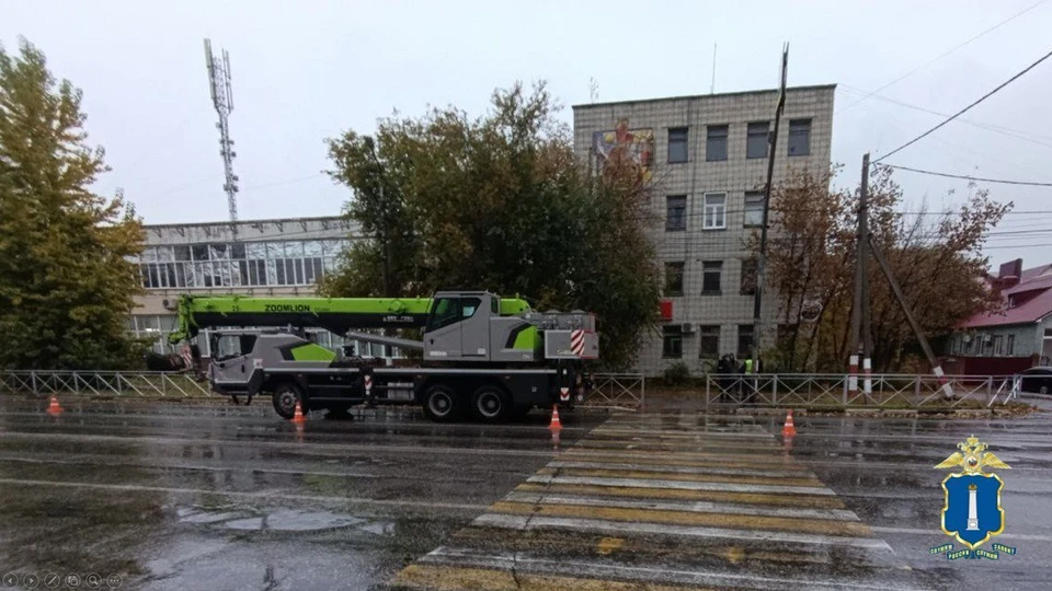 В Ульяновской области под колёсами автокрана оказалась женщина-пешеход. Фото Госавтоинспекция