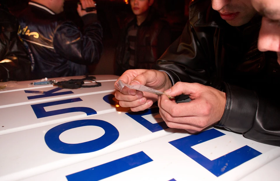 Правоохранители выяснили, что наркотик злоумышленник хранил при себе без цели сбыта.