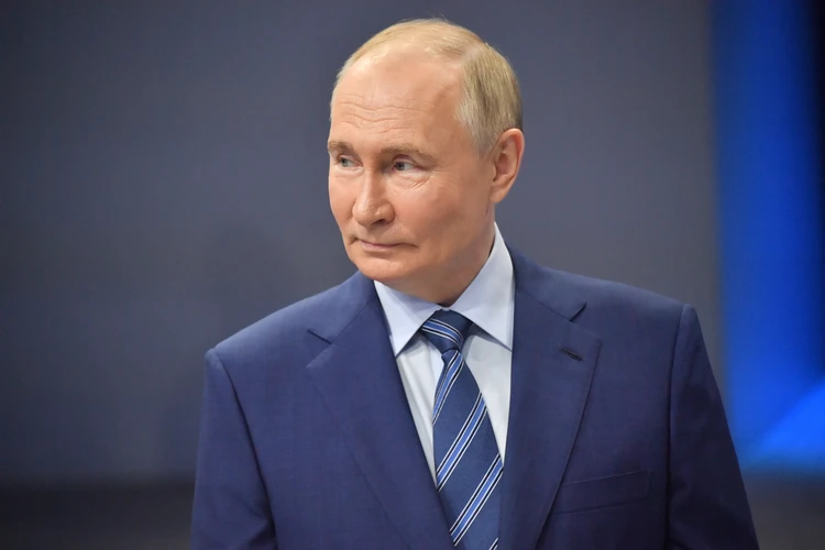 Над российскими полями летают добрые беспилотники, а Путин вспоминает хлесткие советы Черномырдина
