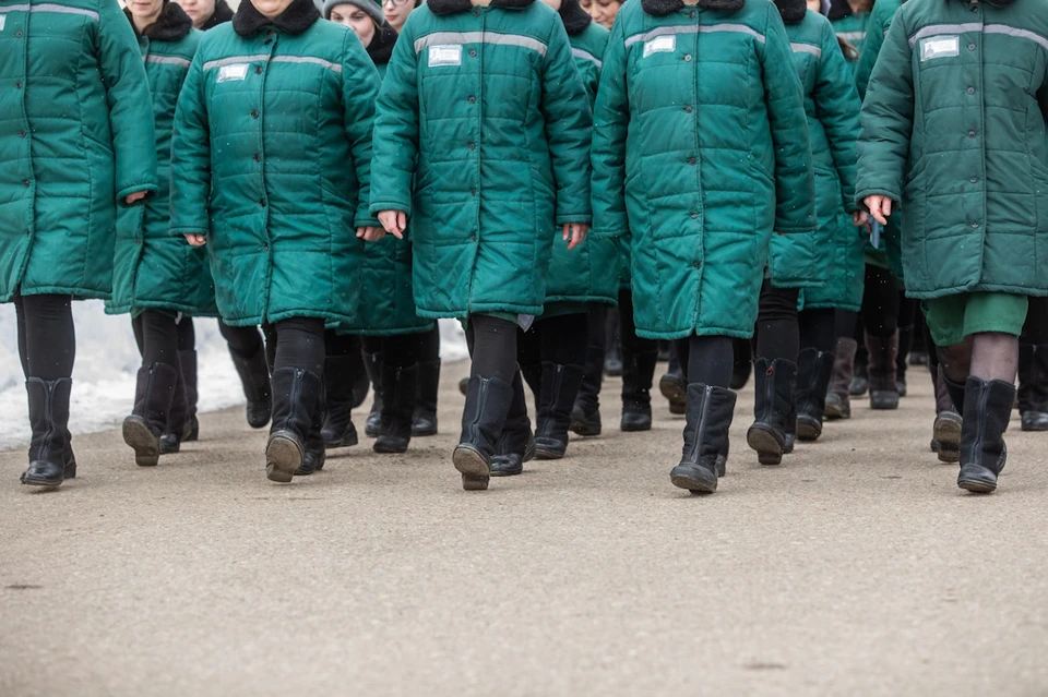 При матери ее сожитель избил ее старшего сына до инвалидности.