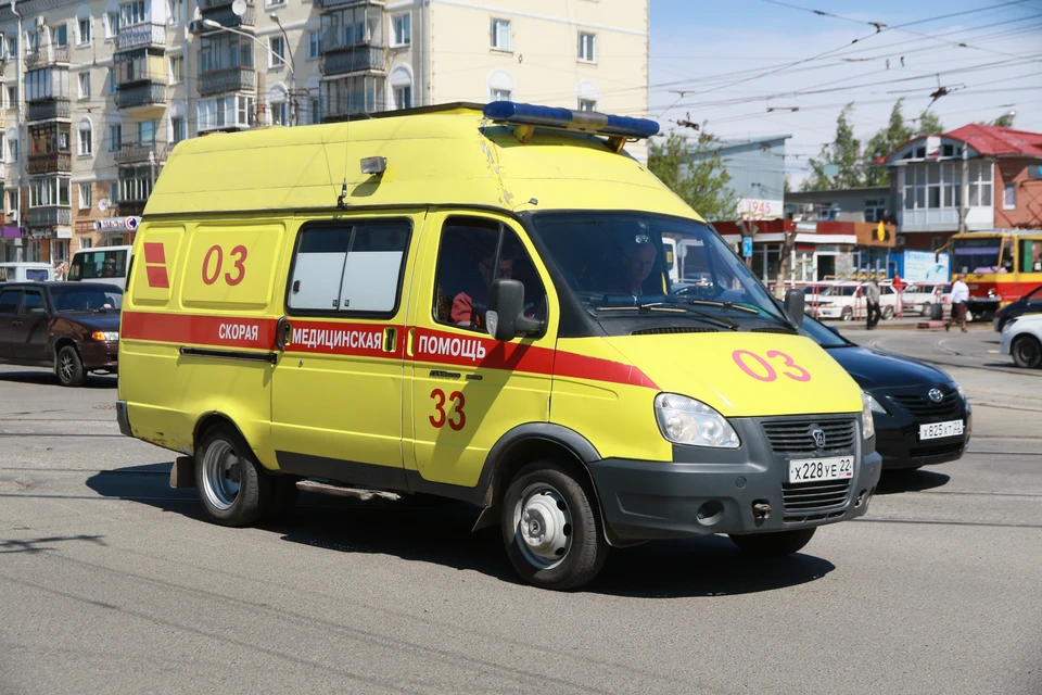 Сбитый на улице Юрина мужчина скончался в автомобиле скорой помощи