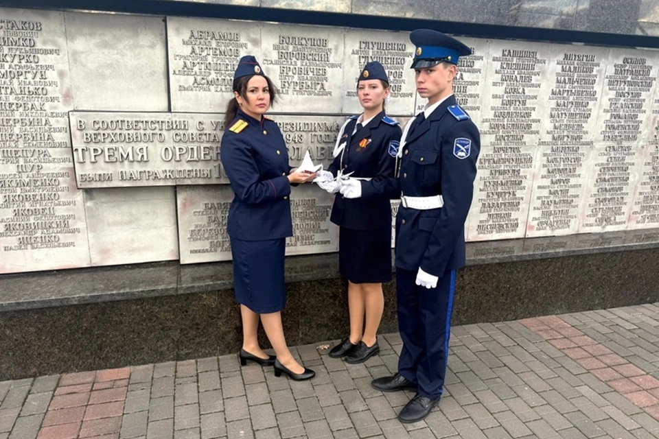 Сотрудники СК России по ДНР присоединились к акции «Дни белых журавлей». Фото: СК России по ДНР