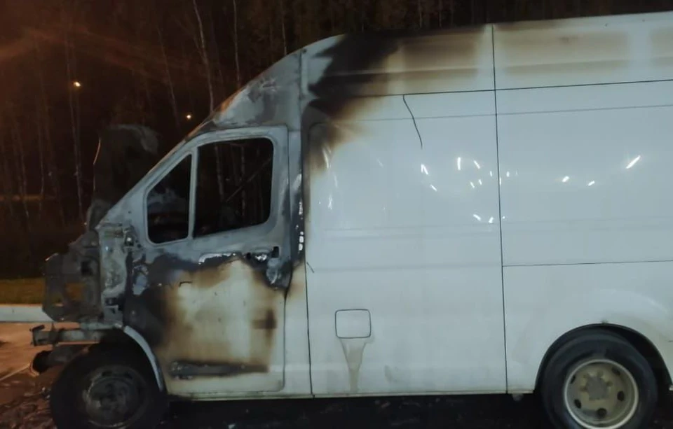 На трассе М5 под Рязанью вспыхнул грузовик, под Путятином сгорел микроавтобус. Фото: ГУ МЧС по Рязанской области