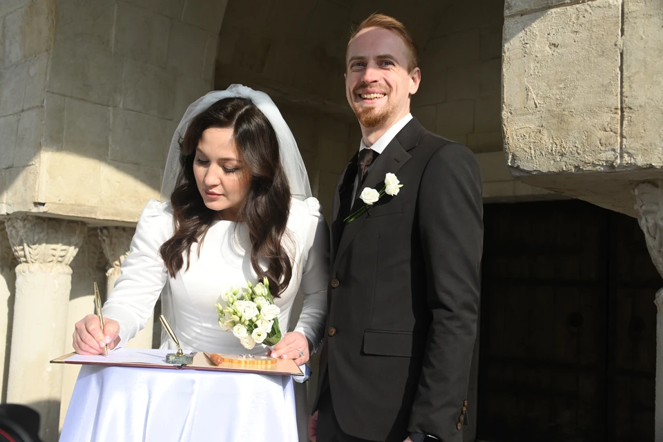 Деньги на свадьбу сейчас считаются самым удобным подарком