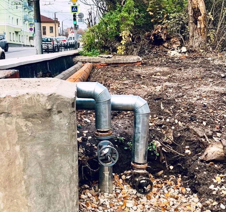 Калужанка возмущена неухоженной территорией возле Краеведческого музея.