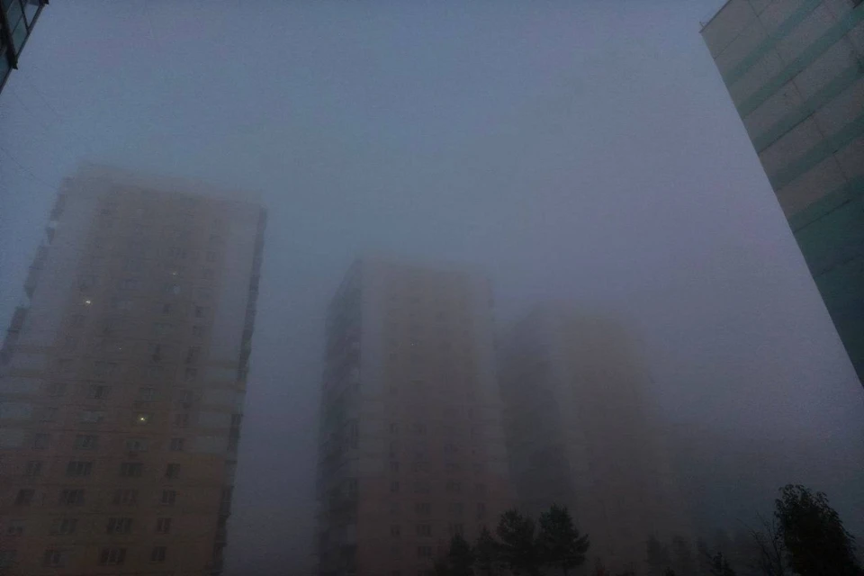 Новосибирск окутал густой туман.
