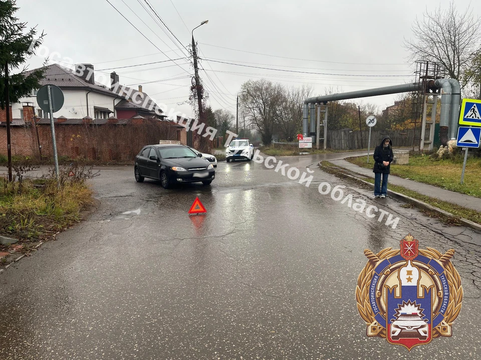 В Новомосковске автоледи на машине Chevrolet сбила 63-летнюю женщину.