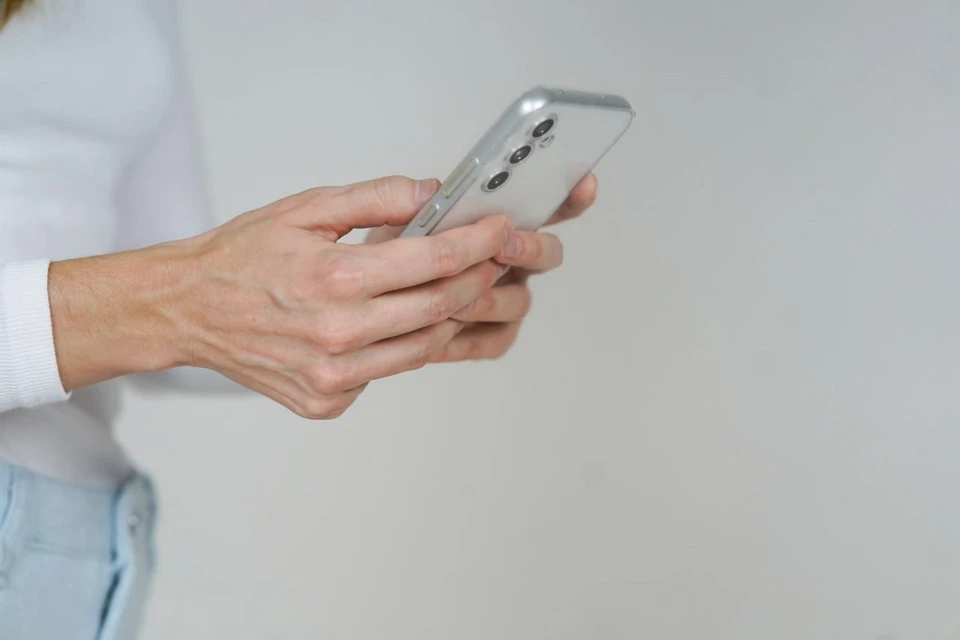 На Госуслугах можно оформить самозапрет на кредиты или подключить доверенный контакт