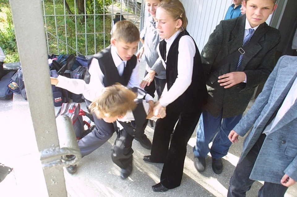 В Госдуме предложили обязать родителей хулиганов ходить на уроки с ними