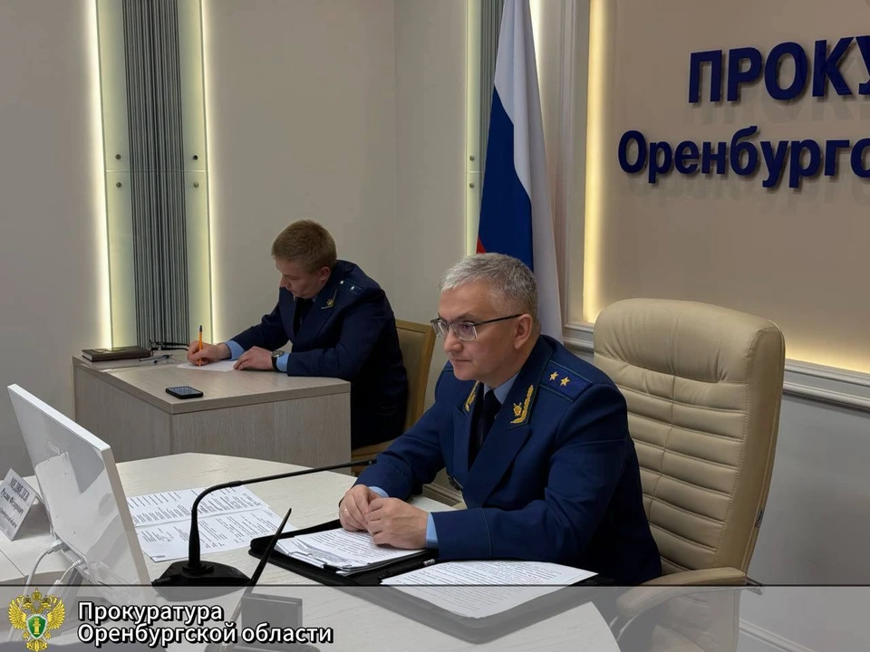 Руслан Медведев указал на неудовлетворительную работу по противодействию коррупции в ряде муниципалитетов. Фото: прокуратура Оренбуржья