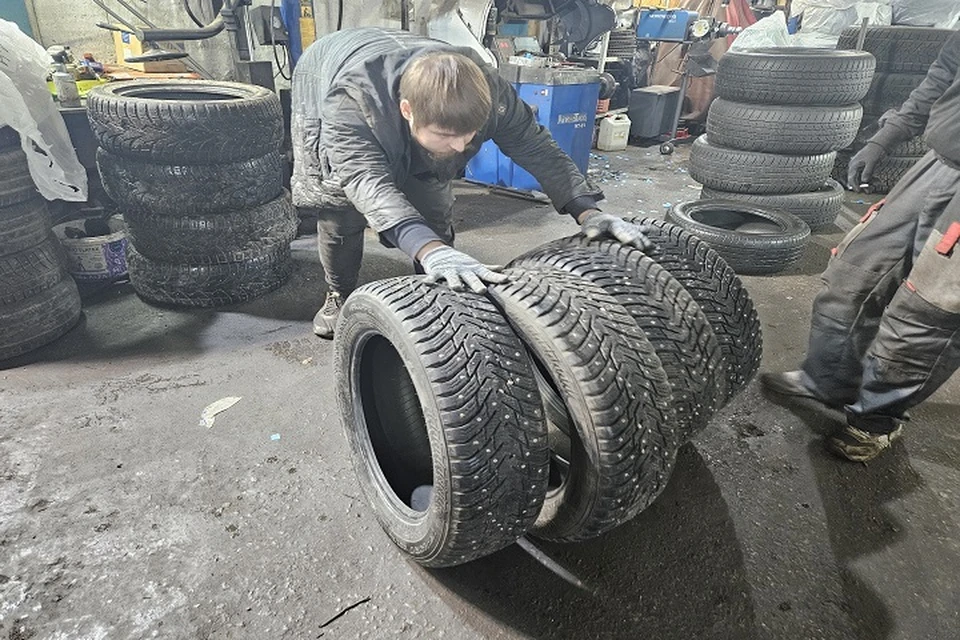 В Госавтоинспекции рекомендуют заниматься обновлением резины заранее