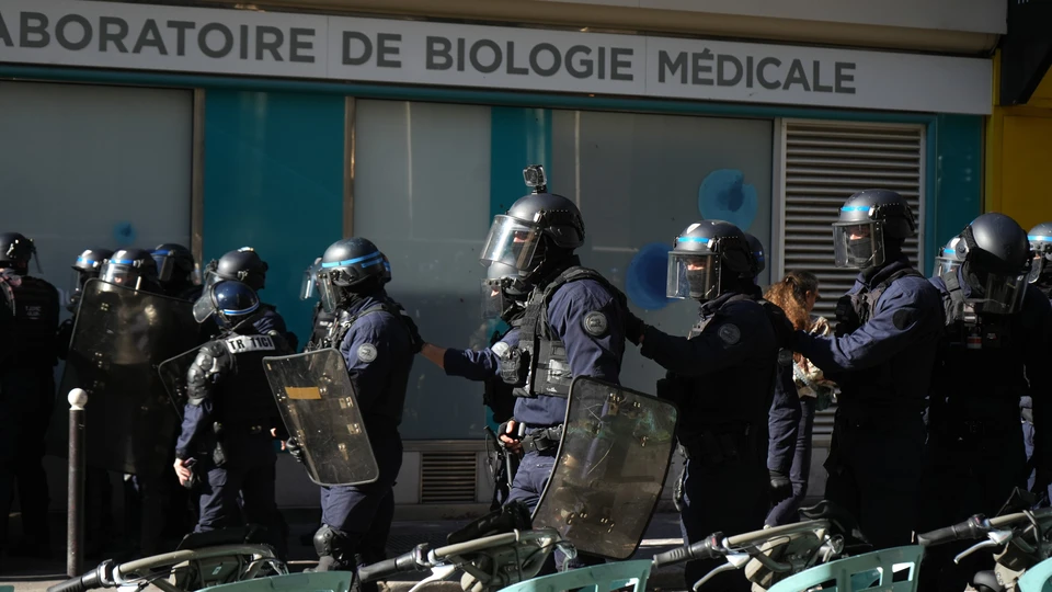 El Pais: более 50 тысяч испанцев вышли на митинг из-за наводнения