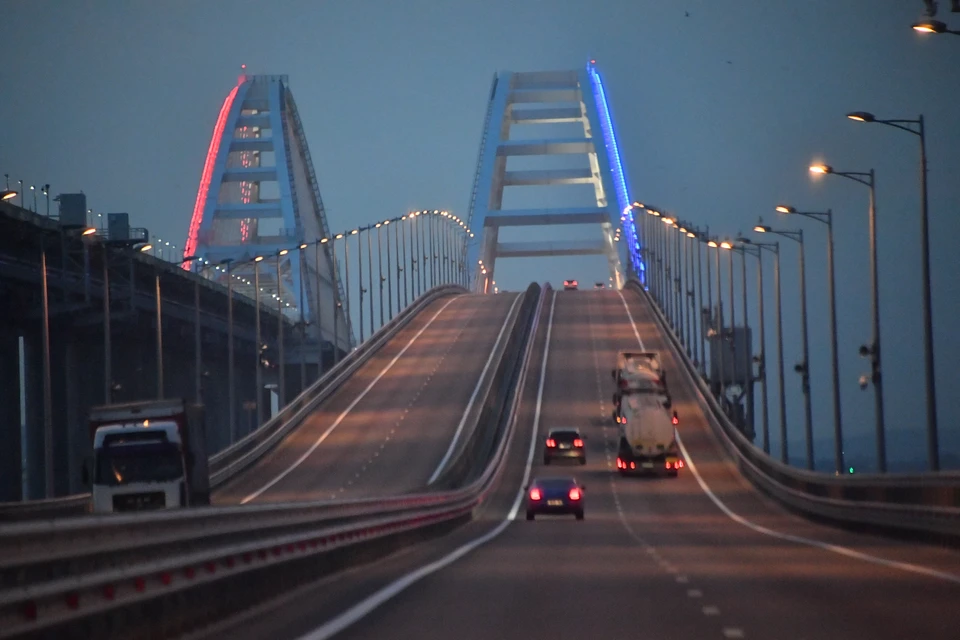 В очереди перед Крымским мостом находится 134 авто.