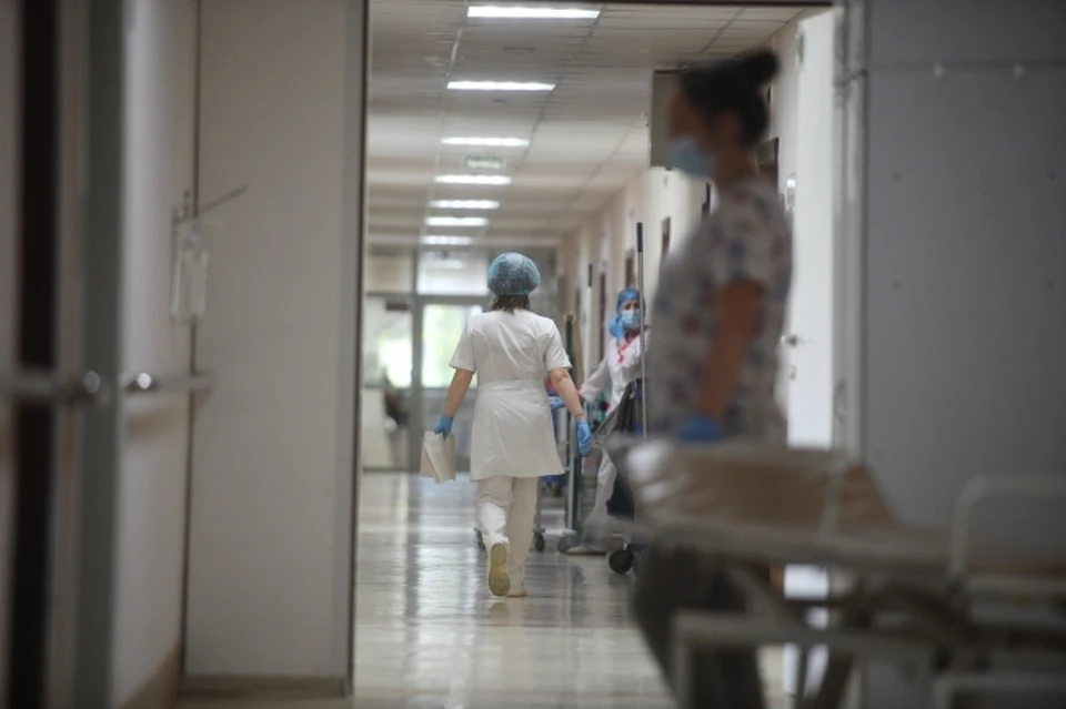 Пострадавшим оказывают медпомощь в городских больница.