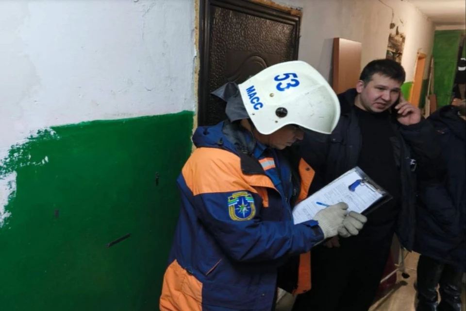 Спасатели помогли ребенку, мать которого потеряла сознание в состоянии наркотического опьянения. Фото: спасатели МАСС.