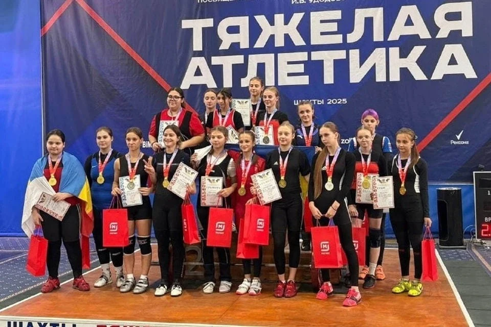 Спортсменка из Мариуполя завоевала золотую медаль на соревнованиях в Ростове. Фото: ТГ/Ширшов