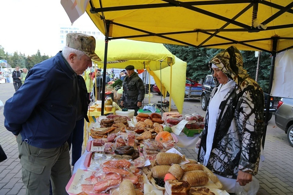 На прилавках будут представлены фрукты, овощи, мясо, рыба, выпечка, а также изделия местных мастеров. Фото: пресс-служба администрации Ставрополя.