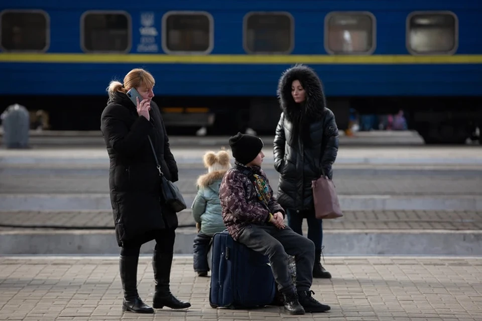 The Telegraph: около 100 тысяч молодых украинцев покинули страну за два месяца