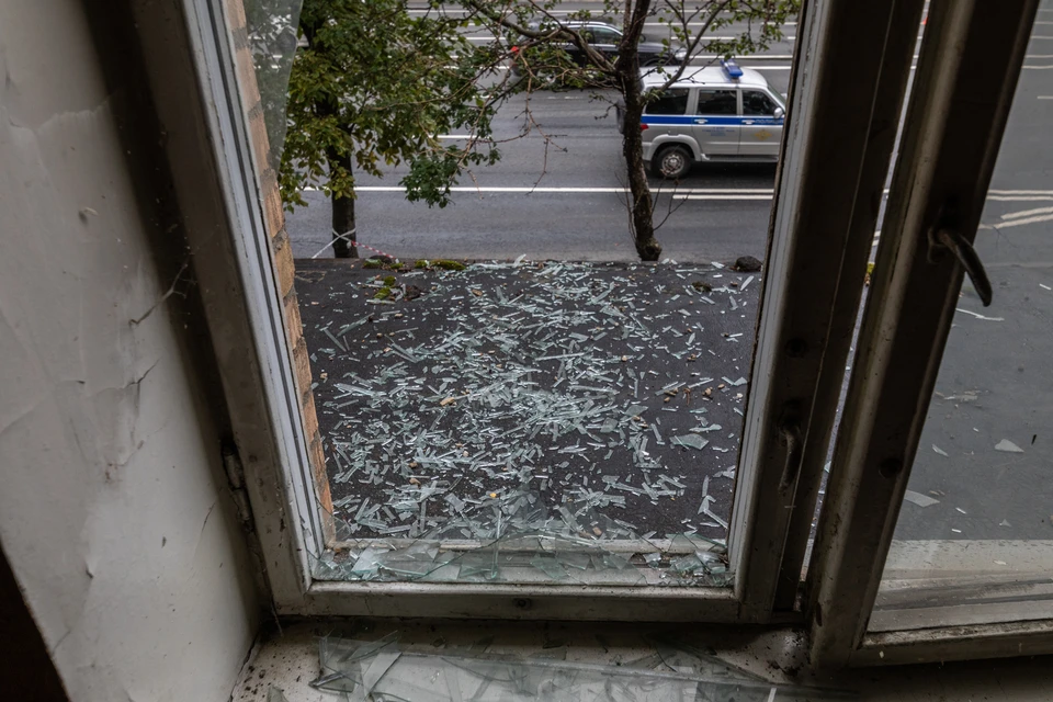 В Якутске мужчина из ревности разбил окно в квартире подруги