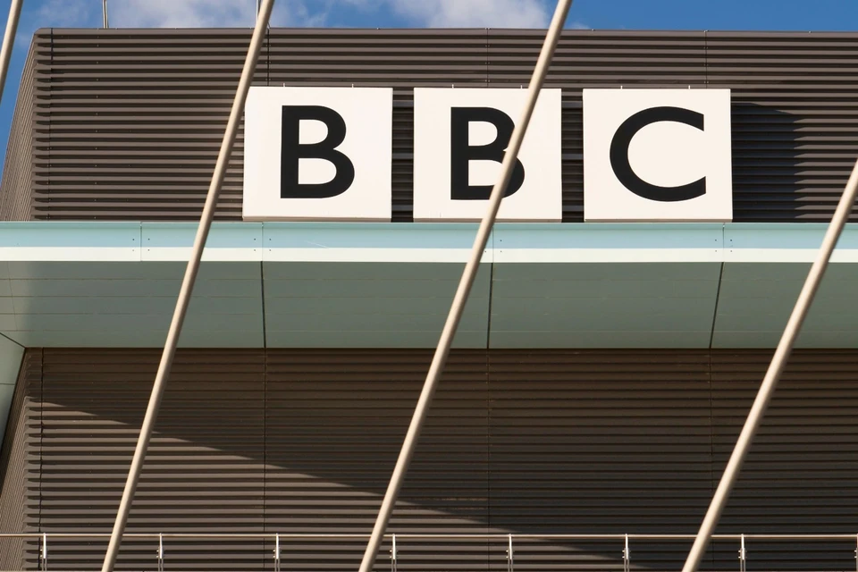 Азербайджан закрыл офис ВВС и аннулировал аккредитацию журналистов в стране