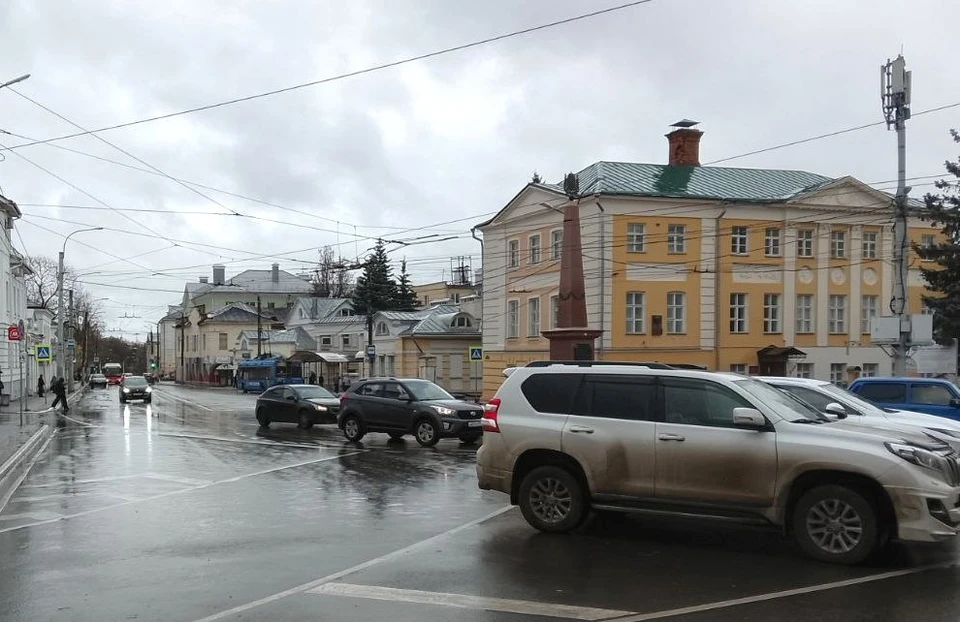 Метеорологи прогнозируют дождь и пониженное давление.