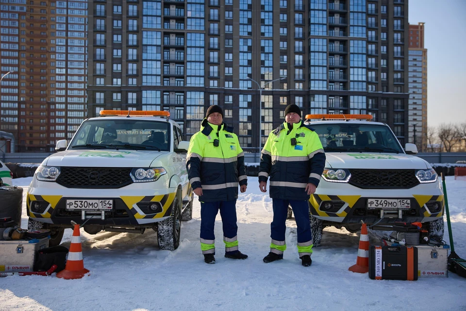 Сотрудники «Дорожного патруля». Фото: Предоставлено ЦОДД НСО