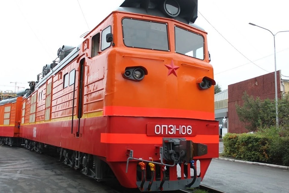 Всего за десять месяцев на РЭРЗе привели в порядок три электровоза серии ОПЭ1. Фото: пресс-служба Ростовского-на-Дону электровозоремонтного завода