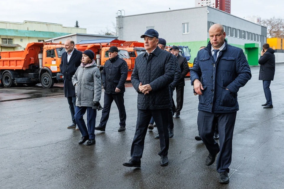 Водителям, механизаторам и дорожным рабочим всех ДЭУ повысят оклад на 30%. Фото: глава Екатеринбурга Алексей Орлов