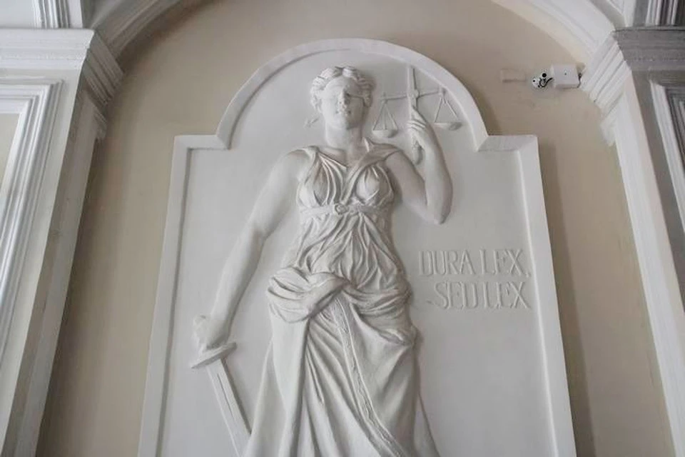 Банда из Тульской области, вымогавшая деньги у предпринимателей с применением оружия, предстанет перед судом.