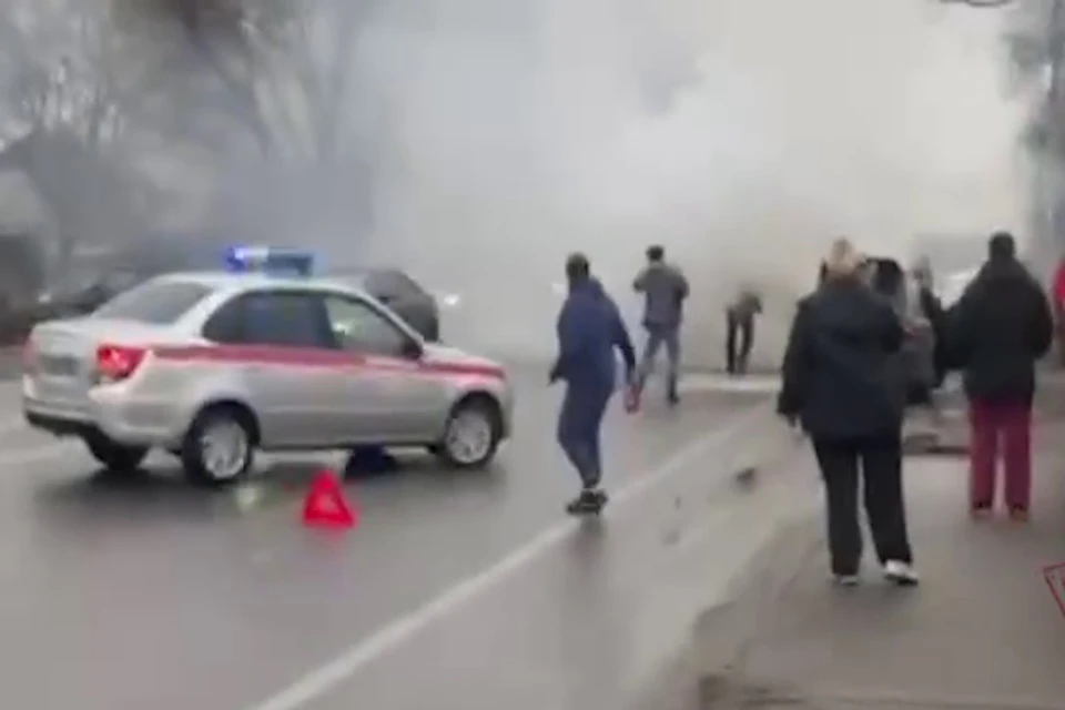 Росгвардейцы пришли на помощь водителю загоревшегося авто