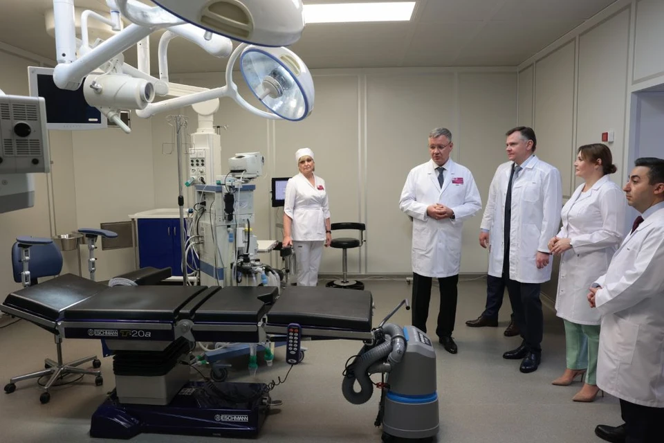 Губернатор Юрий Слюсарь поздравил коллектив ОКДЦ с 30-летием. Фото: Пресс-служба губернатора Ростовской области.