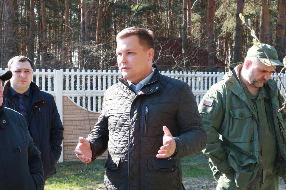 Борис Ясинский в статусе заместителя главы администрации Рязани на совещании в поселке Солотча в 2022 году.