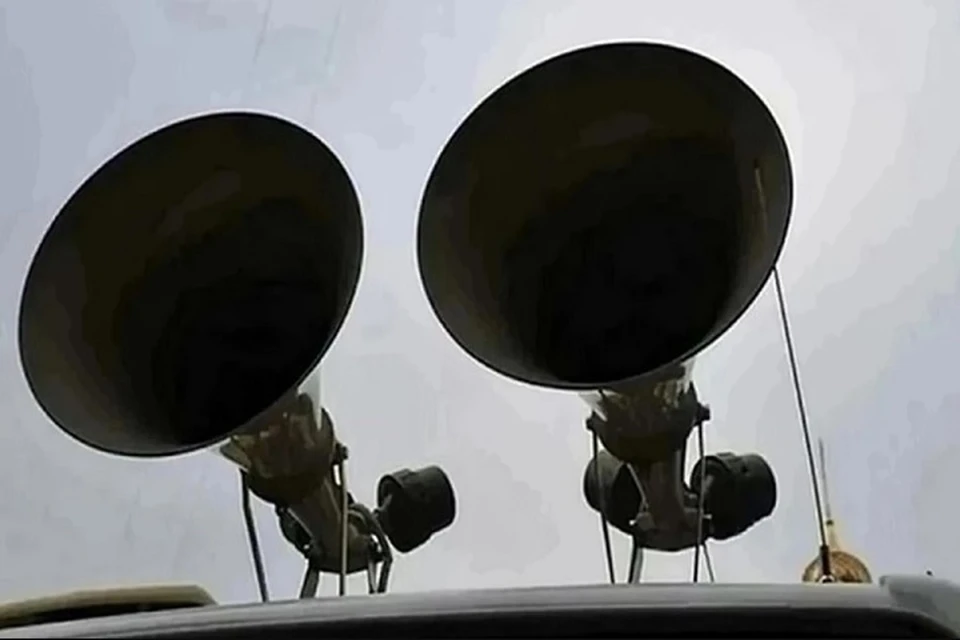 Спасатели рекомендуют спуститься в укрытия или подвалы