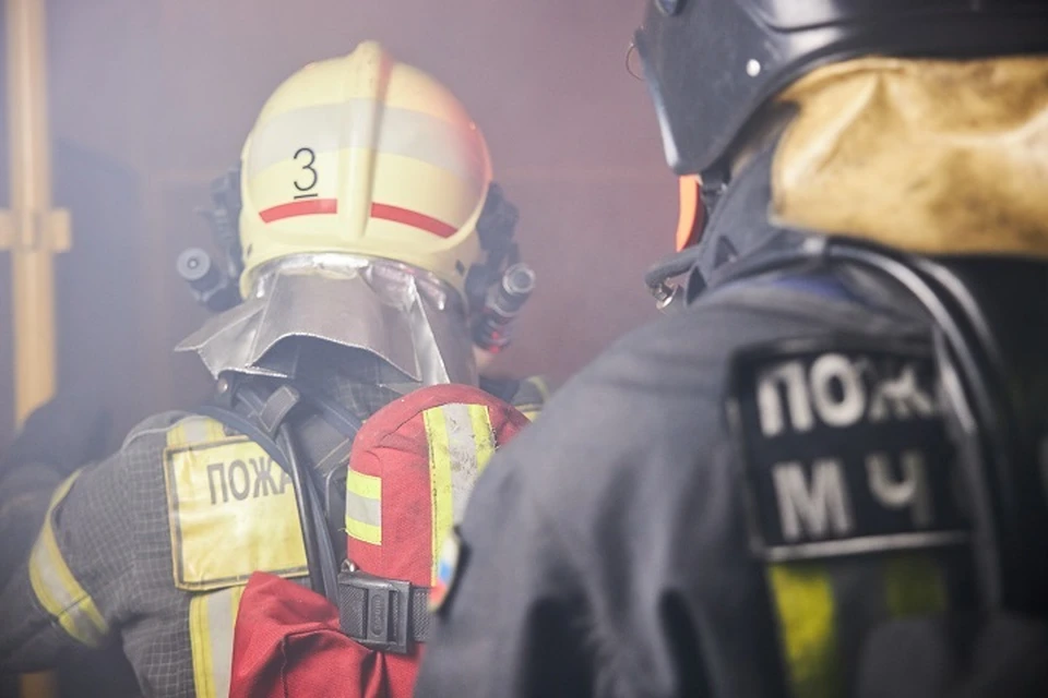 Ночью в Хабаровске загорелась сауна