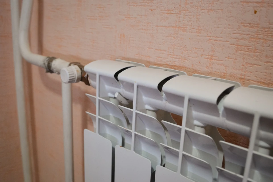 Сотни жилых домов остались без отопления.