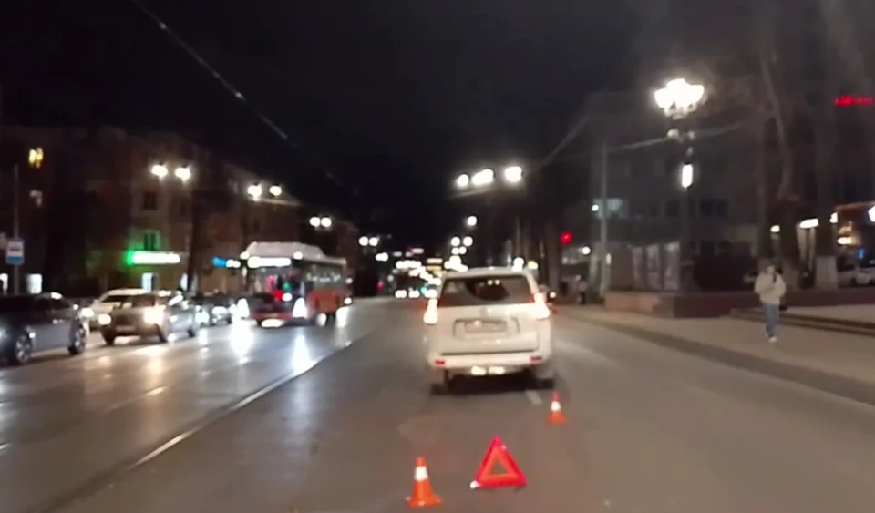 В Нижнем Новгороде внедорожник сбил двух детей, выходивших из трамвая.