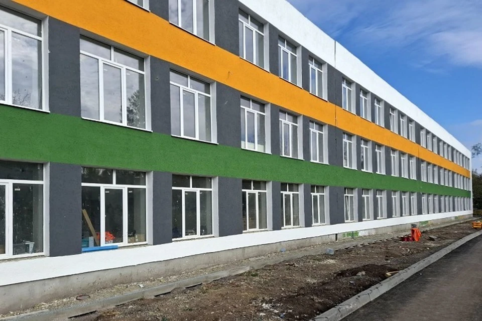 В Макеевке завершают восстановление средней школы. Фото: ППК «Единый заказчик»