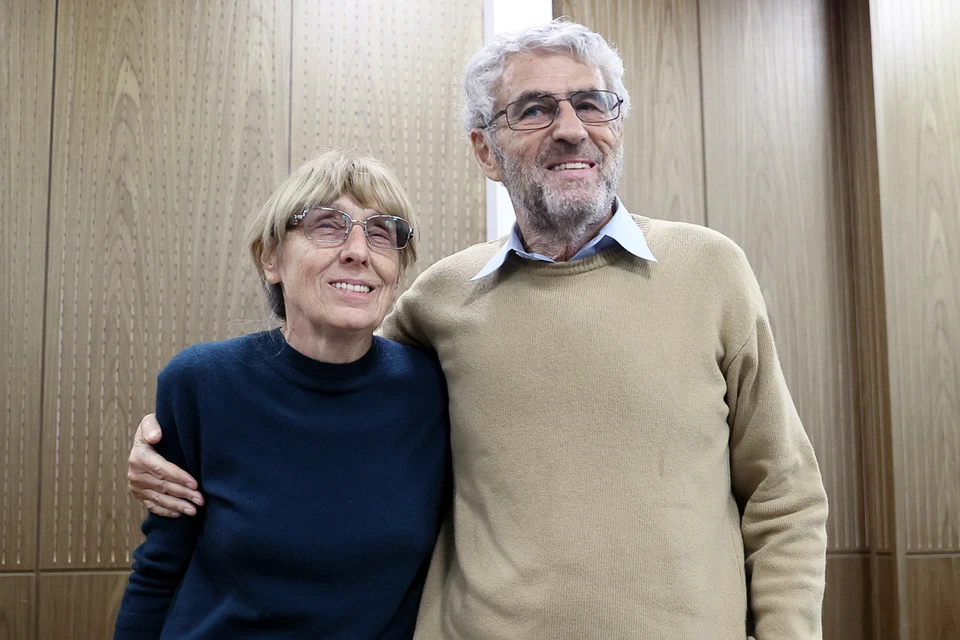 Марина Егорова и Леонид Гозман (признан Минюстом иностранным агентом). Фото: Сергей Савостьянов / ТАСС