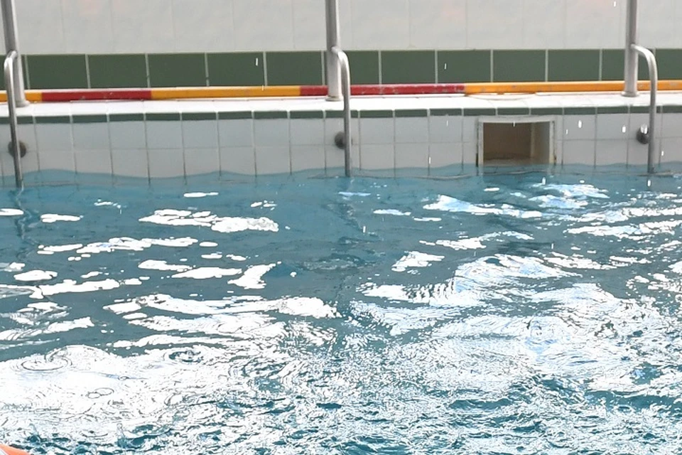 В рыбинской спортшколе нарядили детей чертиками.