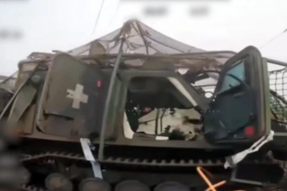 На Красноармейском направлении расчеты ударных FPV-дронов 3-й отдельной гвардейской бригады специального назначения группировки войск «Центр» уничтожили боевую бронированную машину «Викинг»