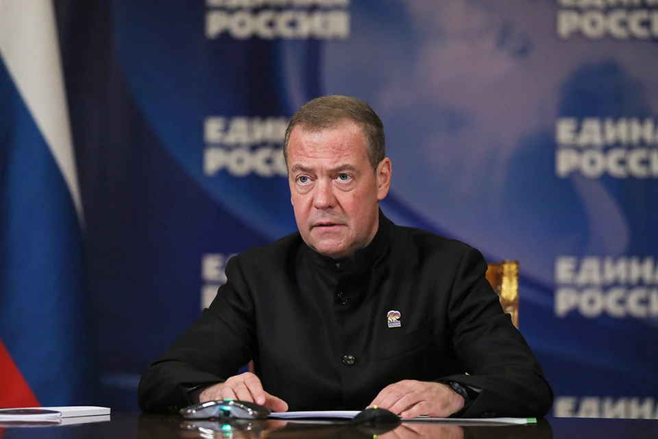 Председатель партии Дмитрий Медведев пообещал, что "Единая Россия" обеспечит дополнительное финансирование социально важных направлений при рассмотрении бюджета во втором чтении. Фото: ER.RU.