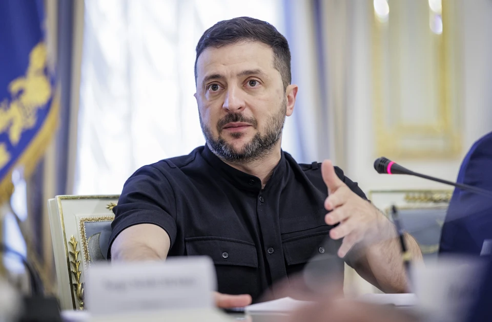 Зеленский уволил двух заместителей секретаря Совбеза и обороны