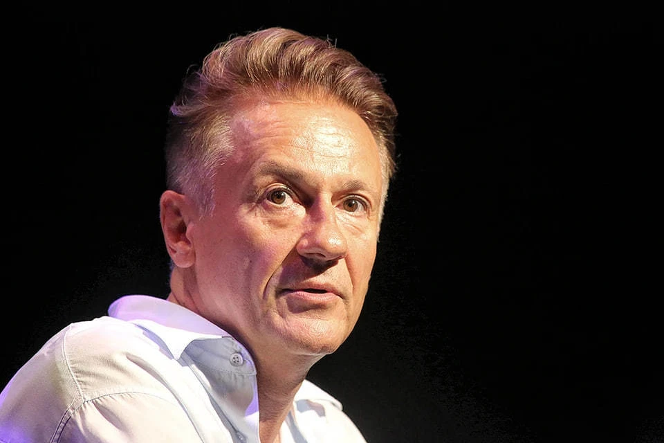 Владимир Путин поздравил актера Олега Меньшикова с 65-летием