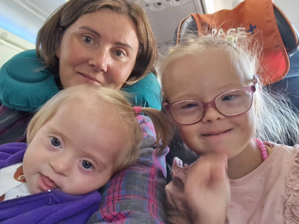 Мама Светлана с Надюшкой и Васютой. Фото из личного архива героини публикации